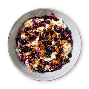 Blueberry Cottage Cheese with Cahsews