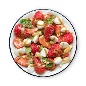 Erdbeer Spargel Salat mit Mozzarella