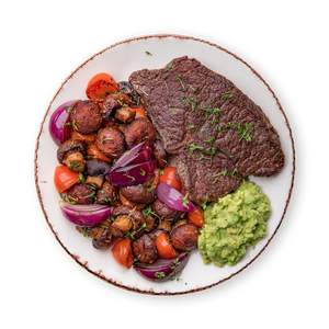 Saftiges Rumpsteak mit Ofengemüse und Avocado